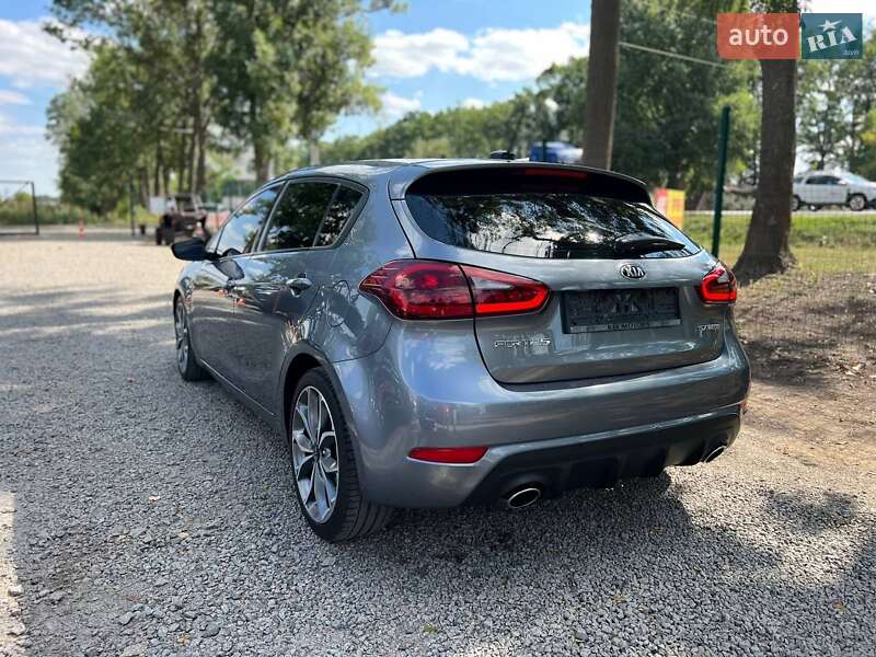 Хэтчбек Kia Forte 2017 в Умани