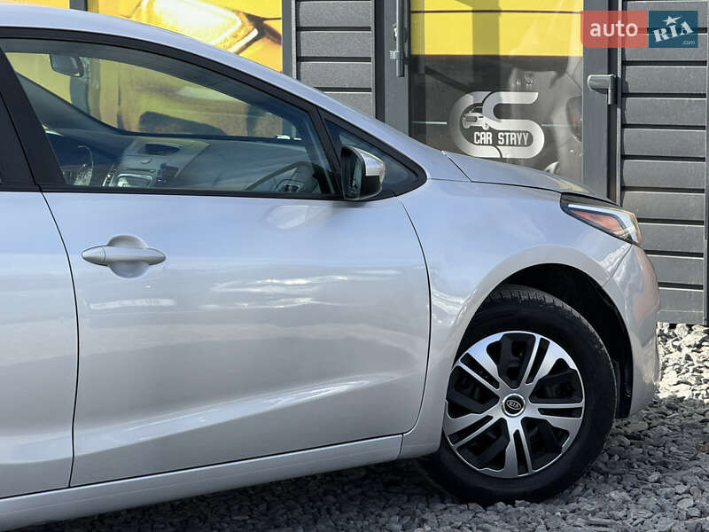 Седан Kia Forte 2017 в Стрые