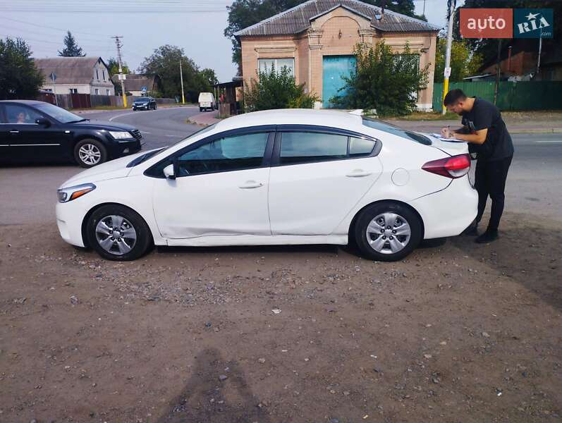 Седан Kia Forte 2016 в Киеве фото 3 Седан Kia Forte 2016 в Киеве