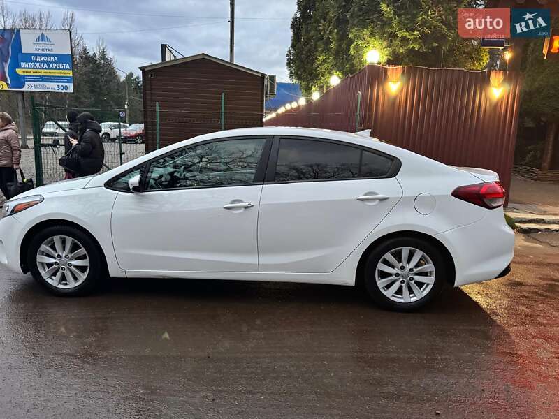 Седан Kia Forte 2016 в Трускавце
