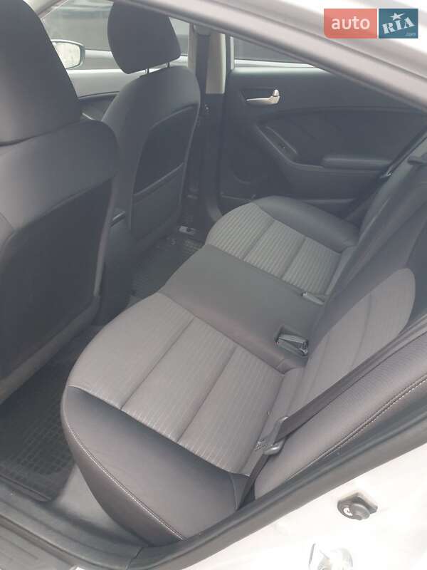 Седан Kia Forte 2016 в Киеве фото 12 Седан Kia Forte 2016 в Киеве