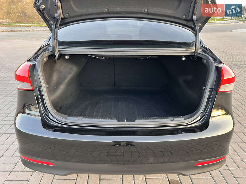 Седан Kia Forte 2018 в Киеве фото 26 Седан Kia Forte 2018 в Киеве