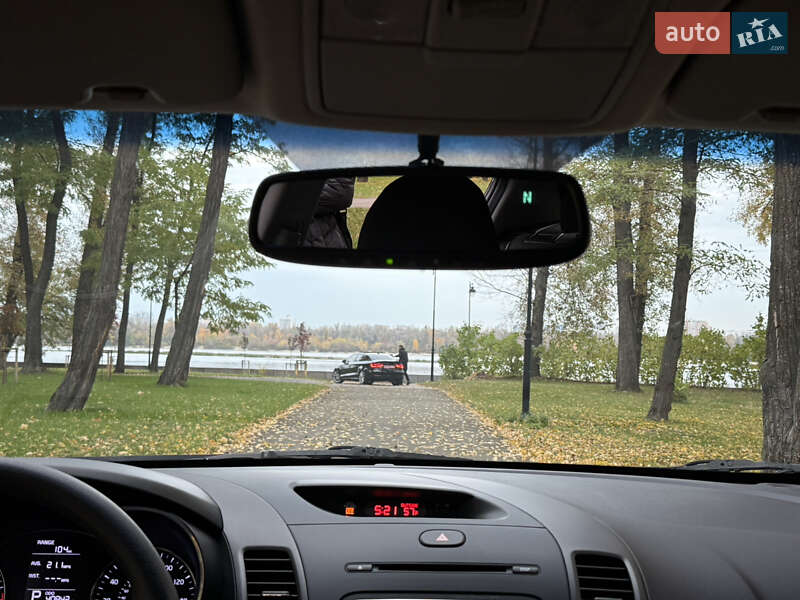 Хэтчбек Kia Forte 2016 в Киеве