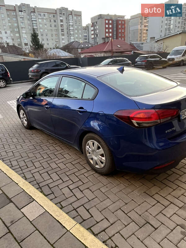 Седан Kia Forte 2016 в Львове