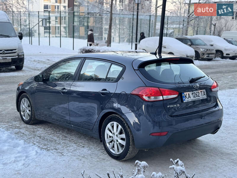 Хэтчбек Kia Forte 2015 в Киеве