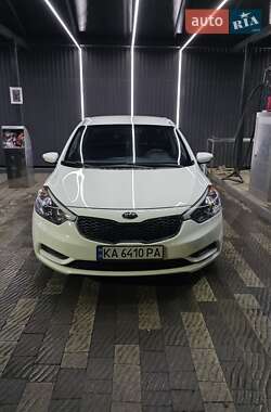 Седан Kia Forte 2016 в Ужгороде