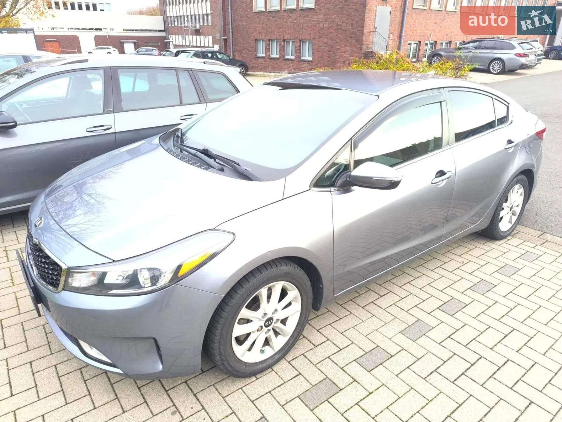 2016 Kia Forte - мініатюра 2