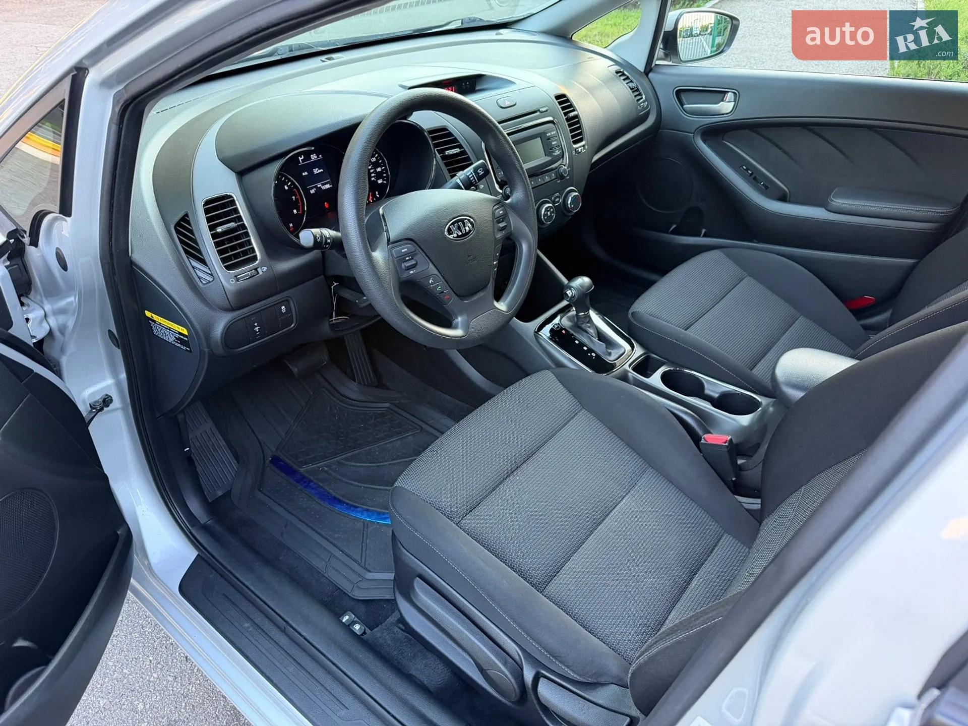 2017 Kia Forte - мініатюра 14