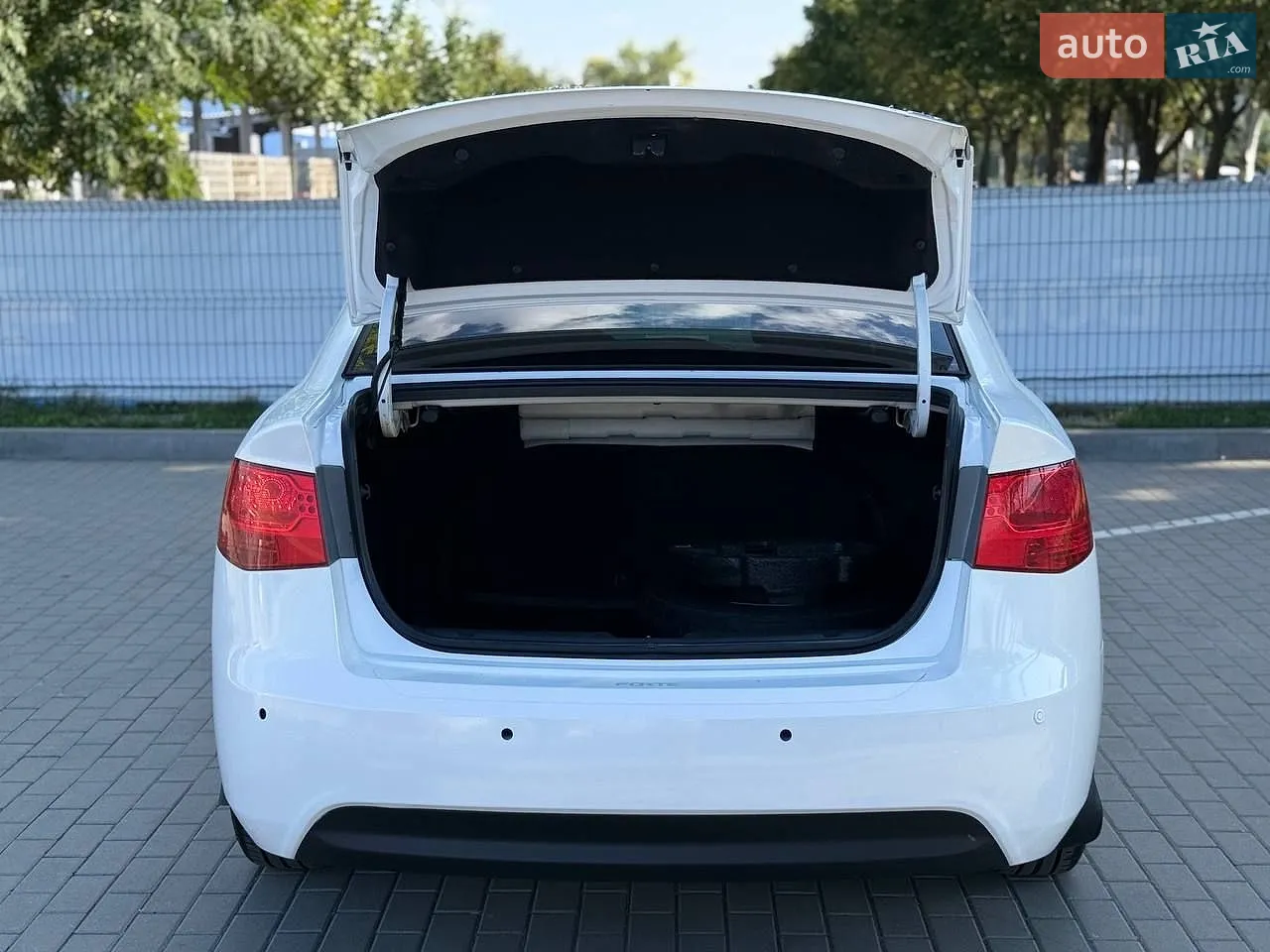 2011 Kia Forte - мініатюра 17