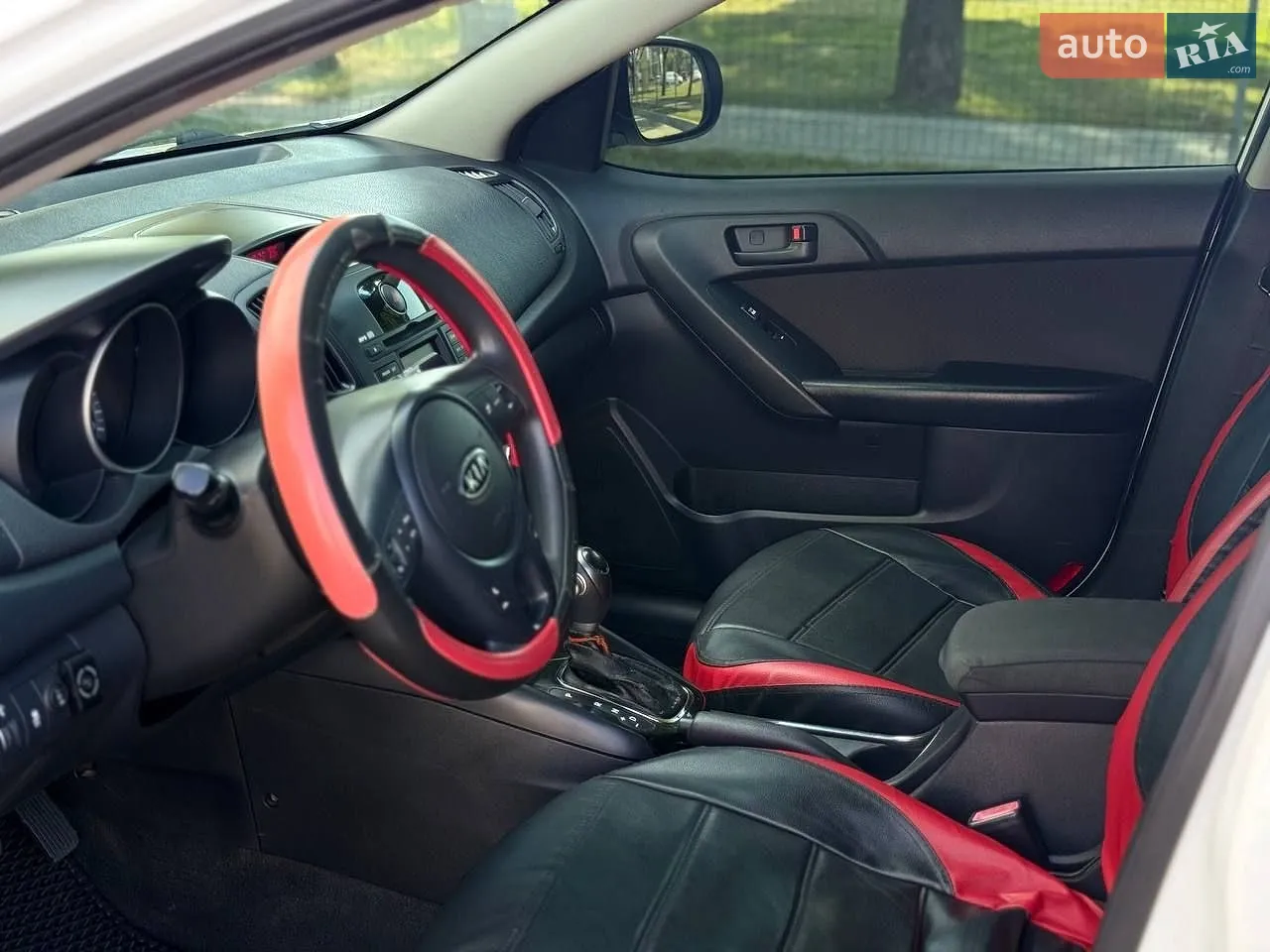 2011 Kia Forte - мініатюра 9