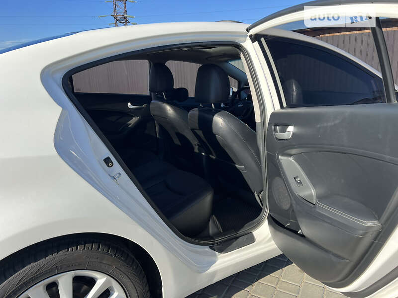 Седан Kia K3 2016 в Одессе