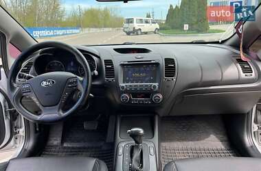 Седан Kia K3 2015 в 