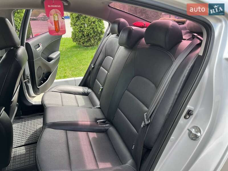 Седан Kia K3 2015 в Киеве