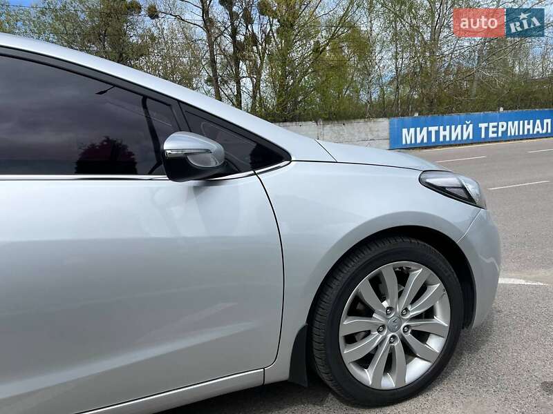 Седан Kia K3 2015 в Киеве