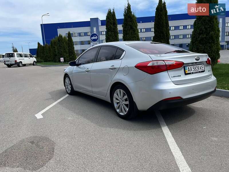 Седан Kia K3 2015 в 
