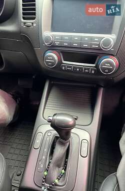 Седан Kia K3 2015 в 