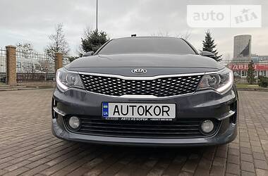 Седан Kia K5 2016 в Киеве