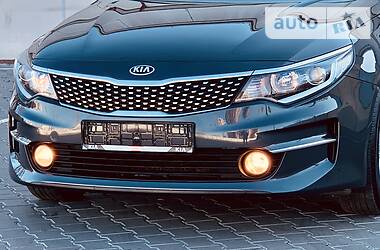 Седан Kia K5 2016 в 