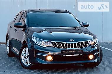 Седан Kia K5 2016 в 