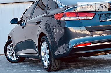 Седан Kia K5 2016 в 
