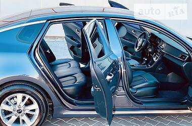 Седан Kia K5 2016 в 