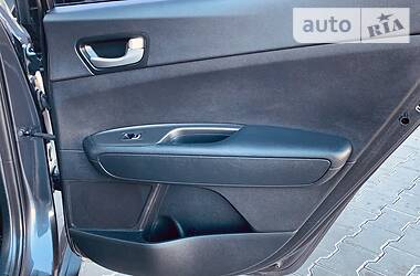 Седан Kia K5 2016 в 