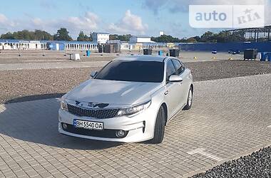 Седан Kia K5 2016 в 