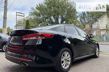 Седан Kia K5 2016 в Одессе