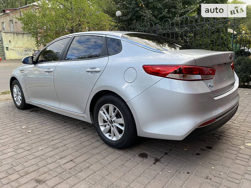 Седан Kia K5 2016 в Одессе