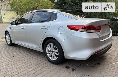 Седан Kia K5 2016 в Одессе