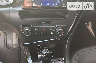 Седан Kia K5 2012 в 