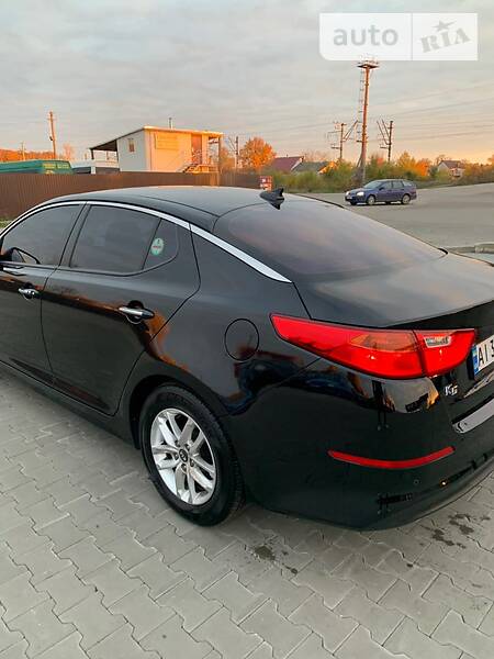 Седан Kia K5 2014 в Барышевке