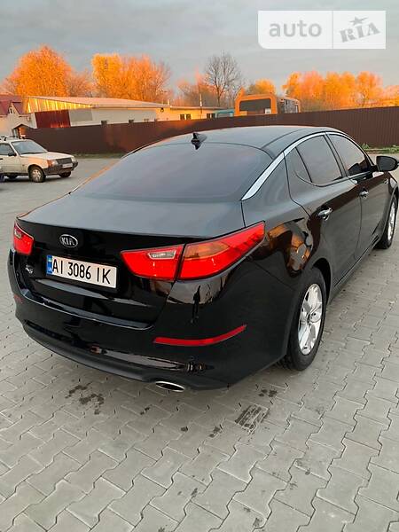 Седан Kia K5 2014 в Барышевке