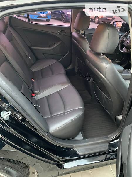 Седан Kia K5 2014 в Барышевке