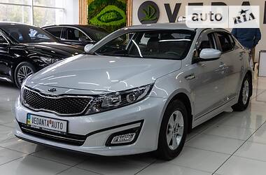 Седан Kia K5 2015 в Одессе