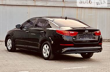 Седан Kia K5 2014 в Одессе