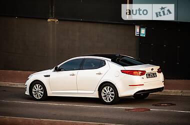 Седан Kia K5 2014 в Киеве