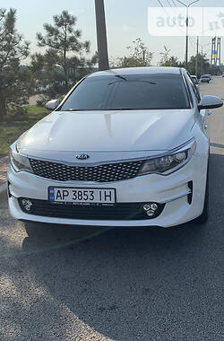 Седан Kia K5 2016 в Запорожье