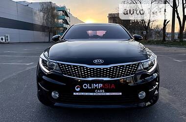 Седан Kia K5 2016 в Одессе