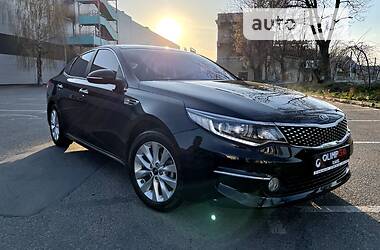 Седан Kia K5 2016 в Одессе