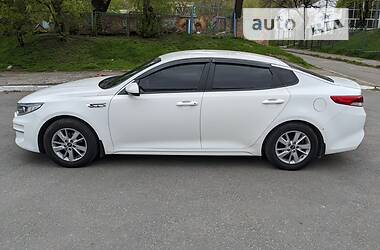 Седан Kia K5 2016 в Киеве