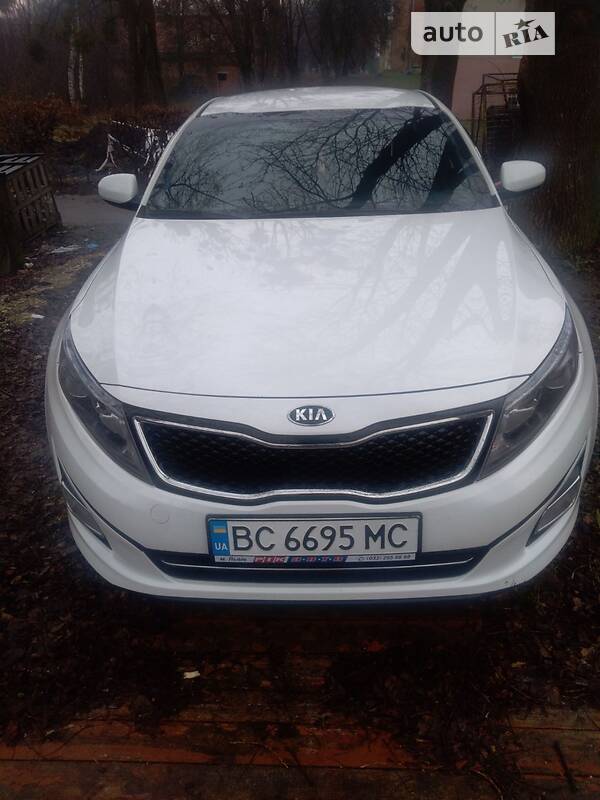 Седан Kia K5 2015 в Львове