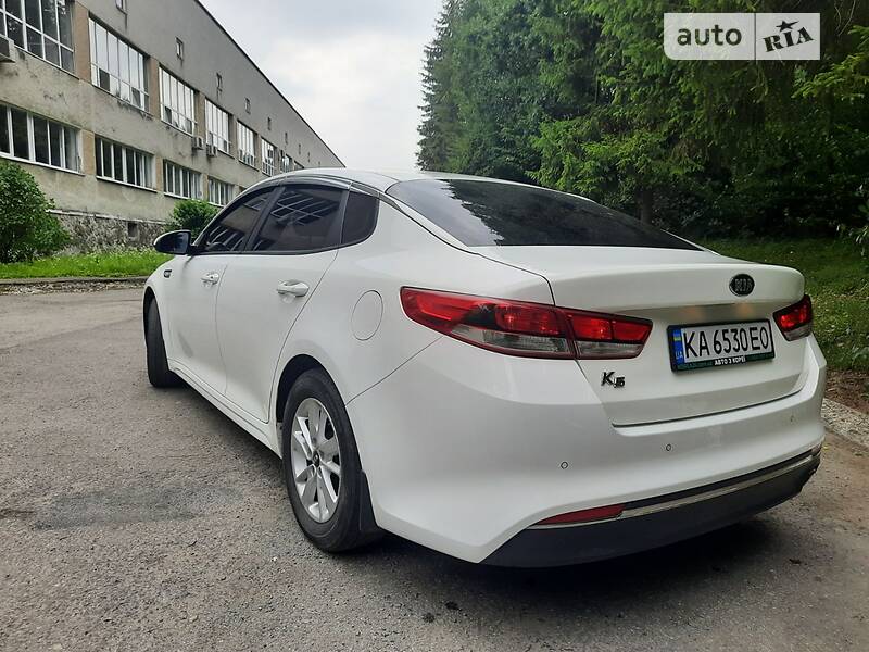 Седан Kia K5 2018 в Ивано-Франковске
