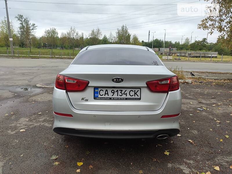 Седан Kia K5 2015 в Києві