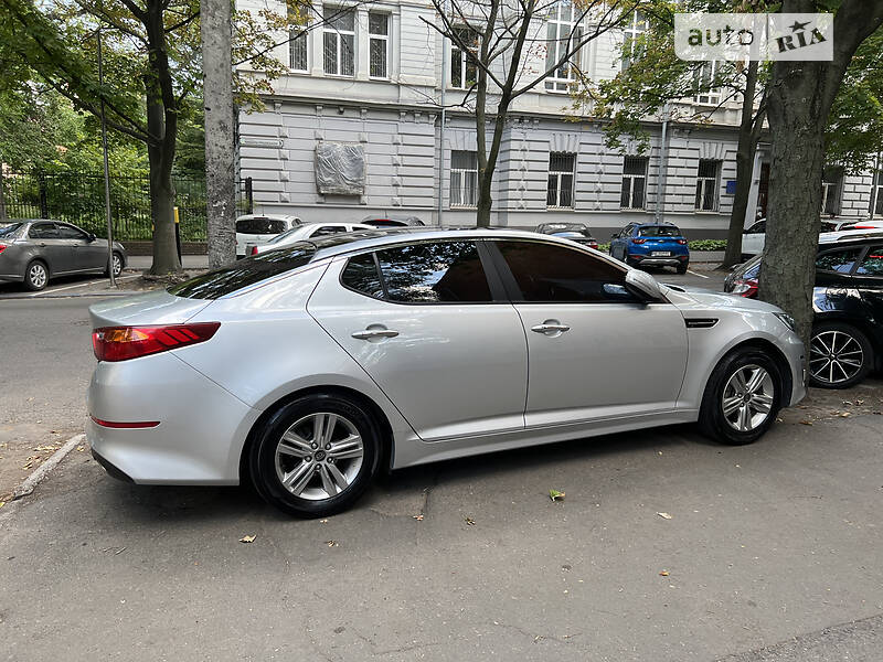 Седан Kia K5 2013 в Дніпрі