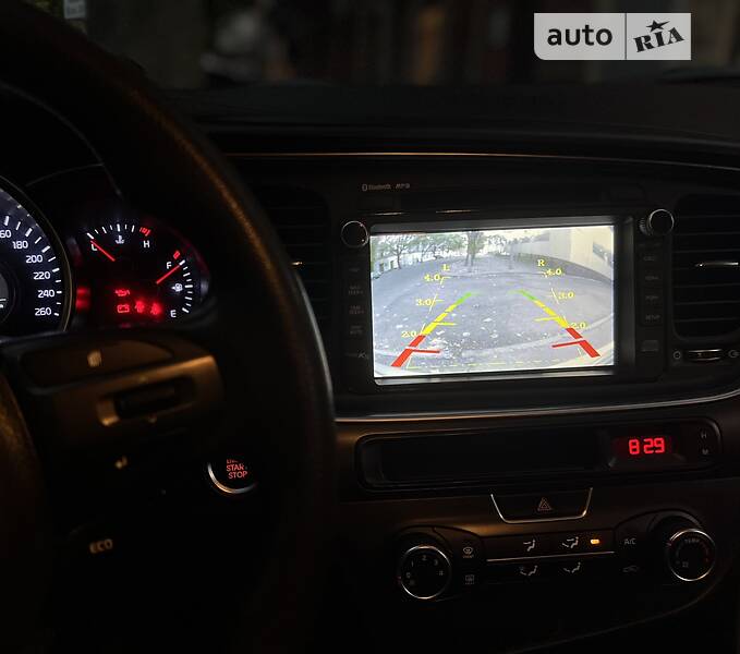Седан Kia K5 2013 в Дніпрі