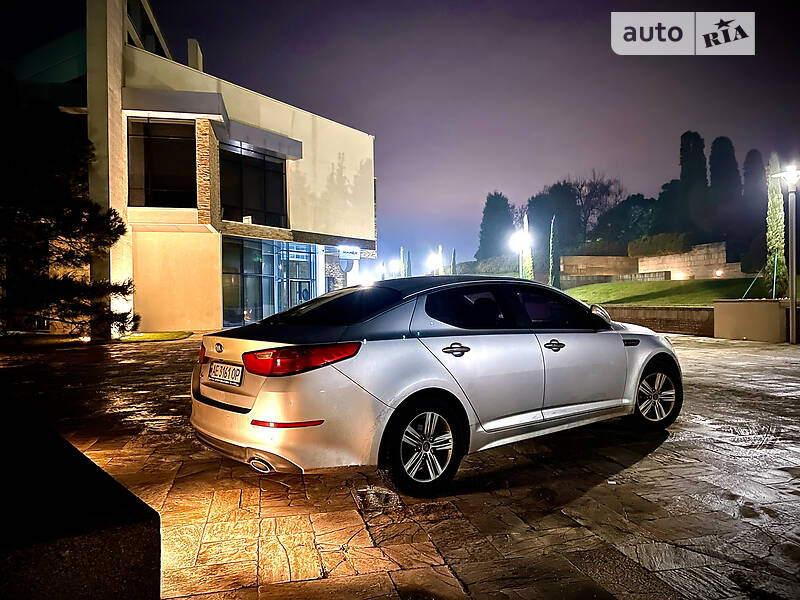 Седан Kia K5 2013 в Дніпрі