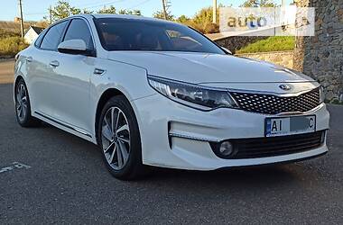 Седан Kia K5 2016 в Белой Церкви