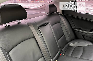 Седан Kia K5 2014 в Сокалі