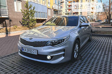 Седан Kia K5 2016 в Киеве